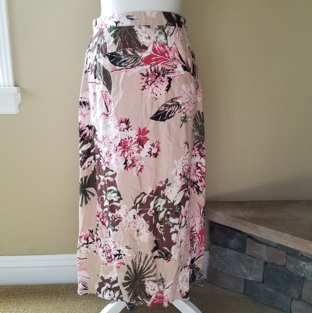 NWT Floral Skirt